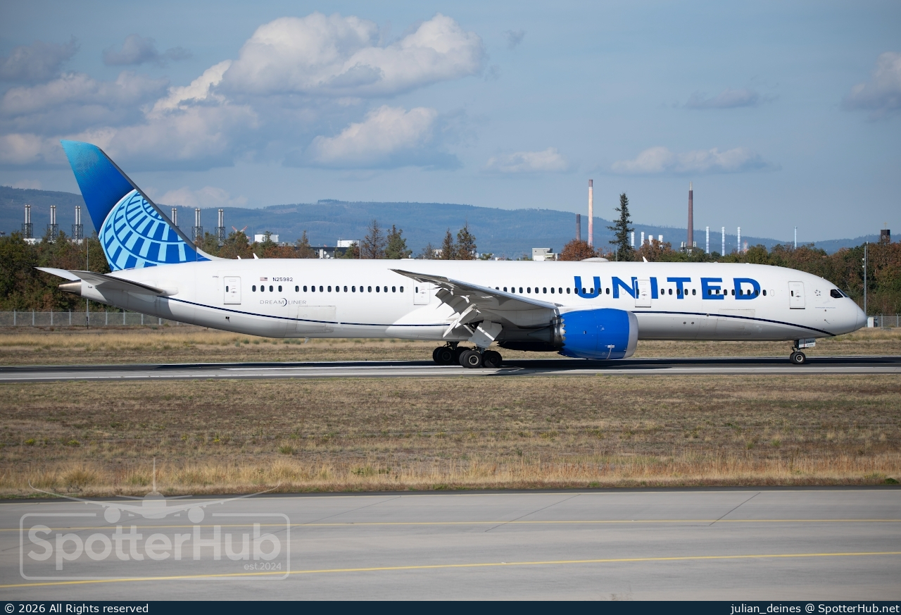Photo of N25982 - Boeing 787-9 Dreamliner operated by United Airlines