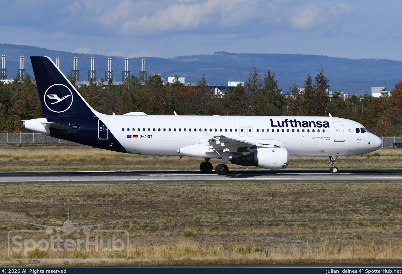 Photo of D-AIQT - Airbus A320-211 operated by Lufthansa