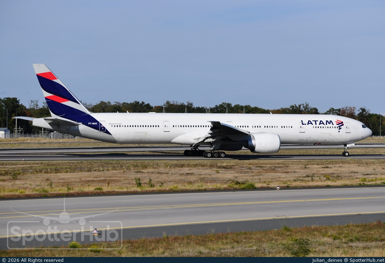 Photo of PT-MUD - Boeing 777-32W(ER) operated by LATAM Airlines Brasil