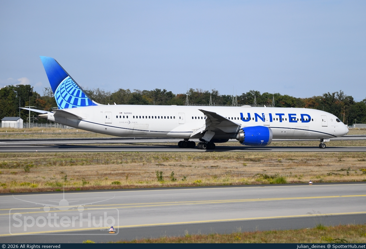 Photo of N25982 - Boeing 787-9 Dreamliner operated by United Airlines