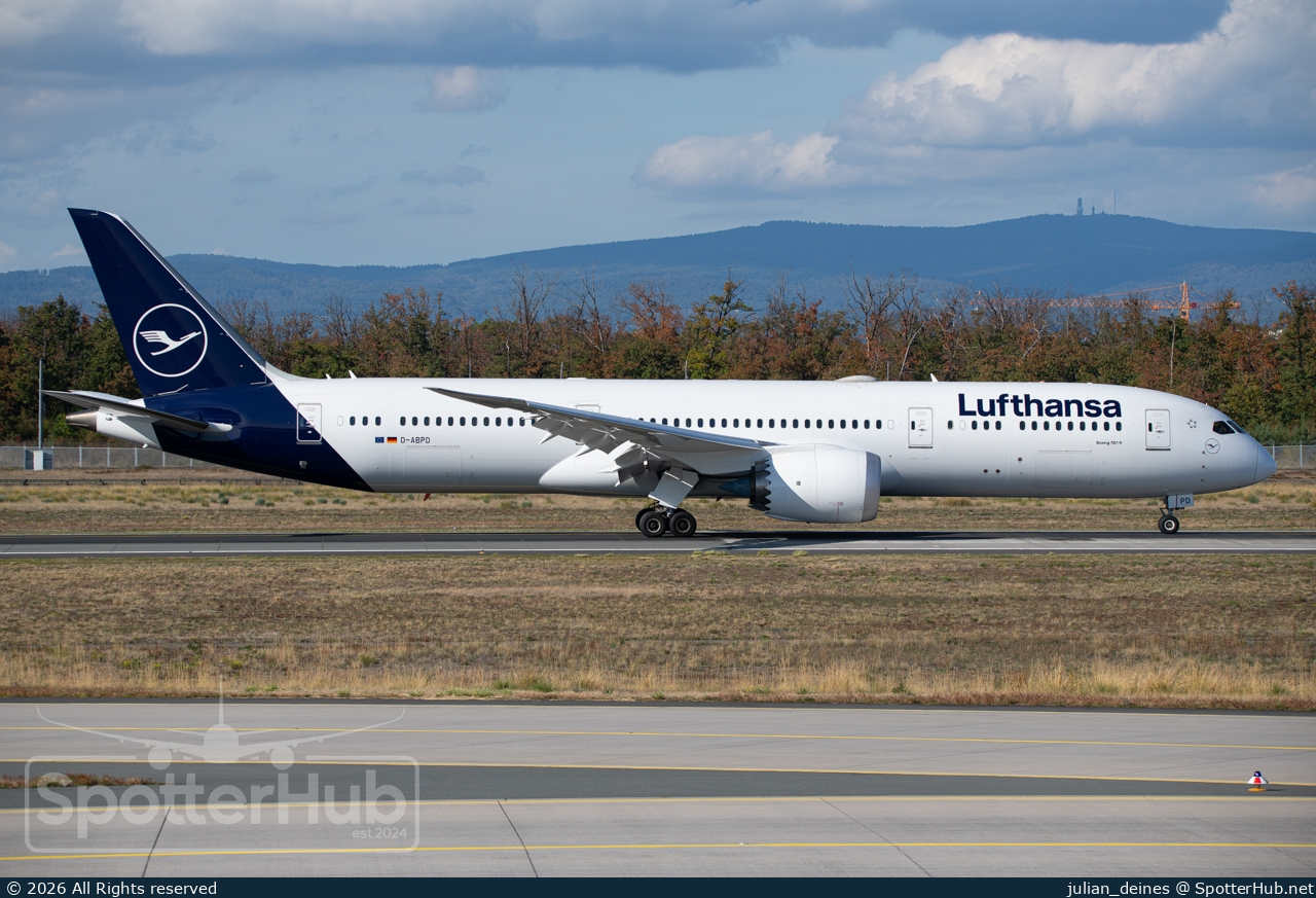 Photo of D-ABPD - Boeing 787-9 Dreamliner operated by Lufthansa