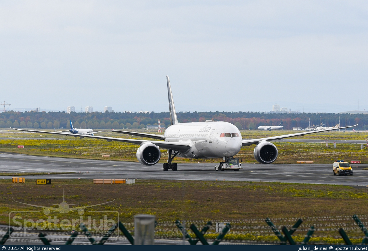 Photo of D-ABPE - Boeing 787-9 Dreamliner operated by Lufthansa