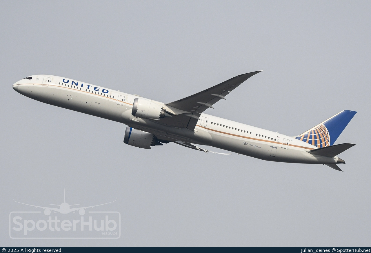 Photo of N16009 - Boeing 787-10 Dreamliner operated by United Airlines