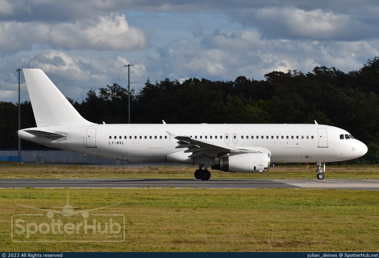 Photo of LY-NVL - Airbus A320-232 operated by Avion Express