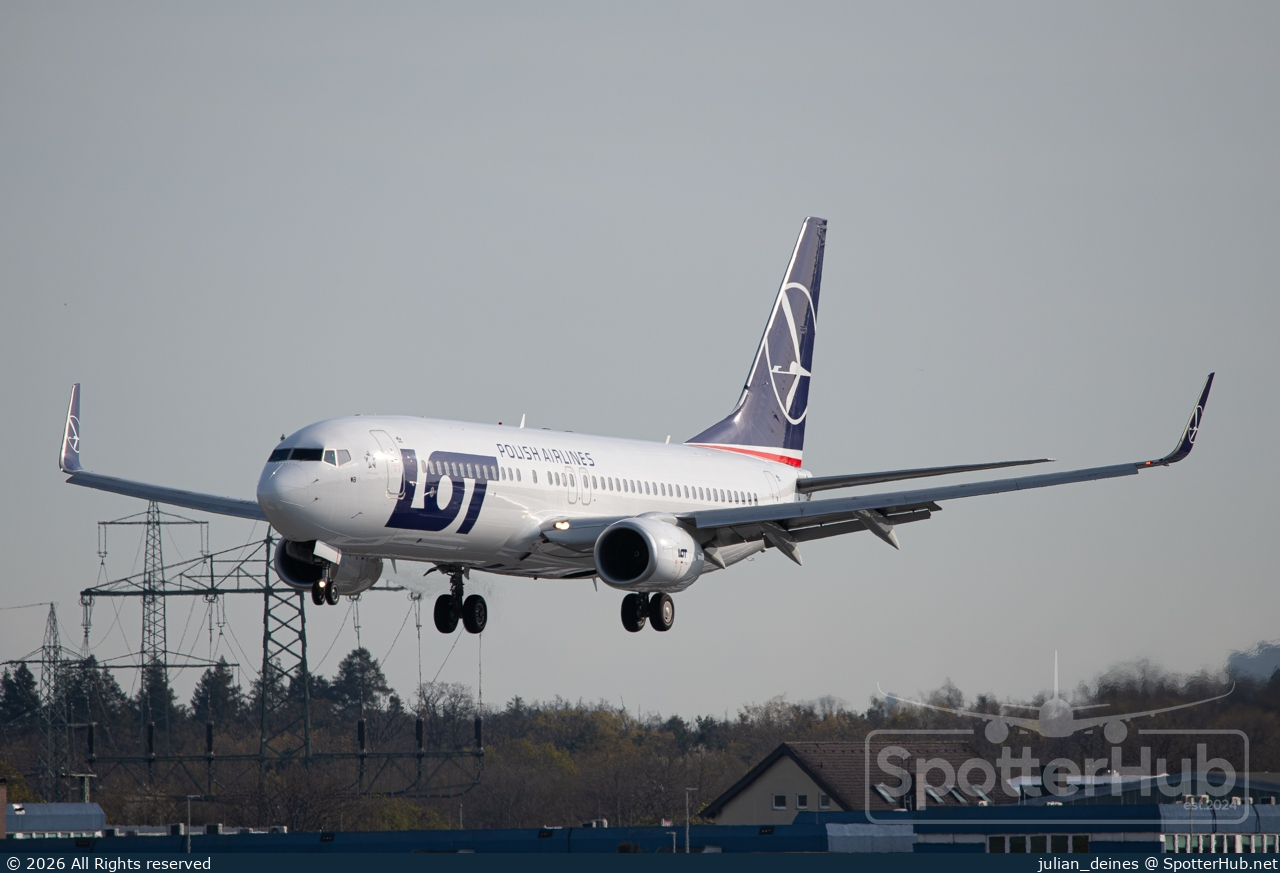 Photo of SP-LWB - Boeing 737-89P operated by LOT Polish Airlines