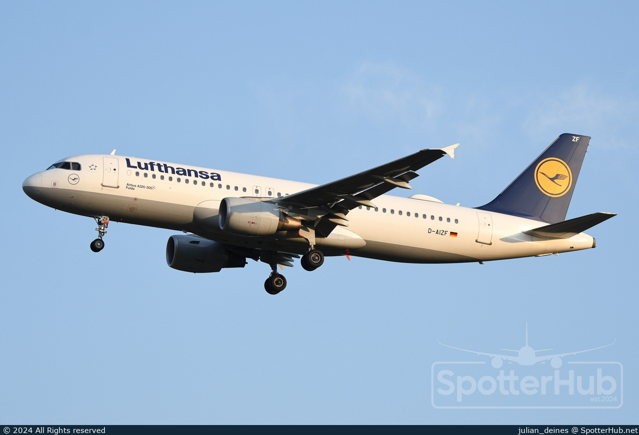 Photo of D-AIZF - Airbus A320-214 operated by Lufthansa