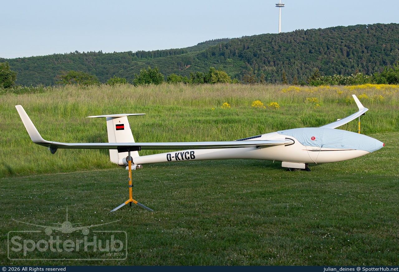 Photo of D-KYCB - DG Flugzeugbau DG-800B operated by Private