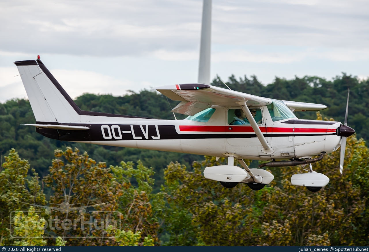 Photo of OO-LVJ - Reims-Cessna FA152 Aerobat operated by Limburgse Vleugels