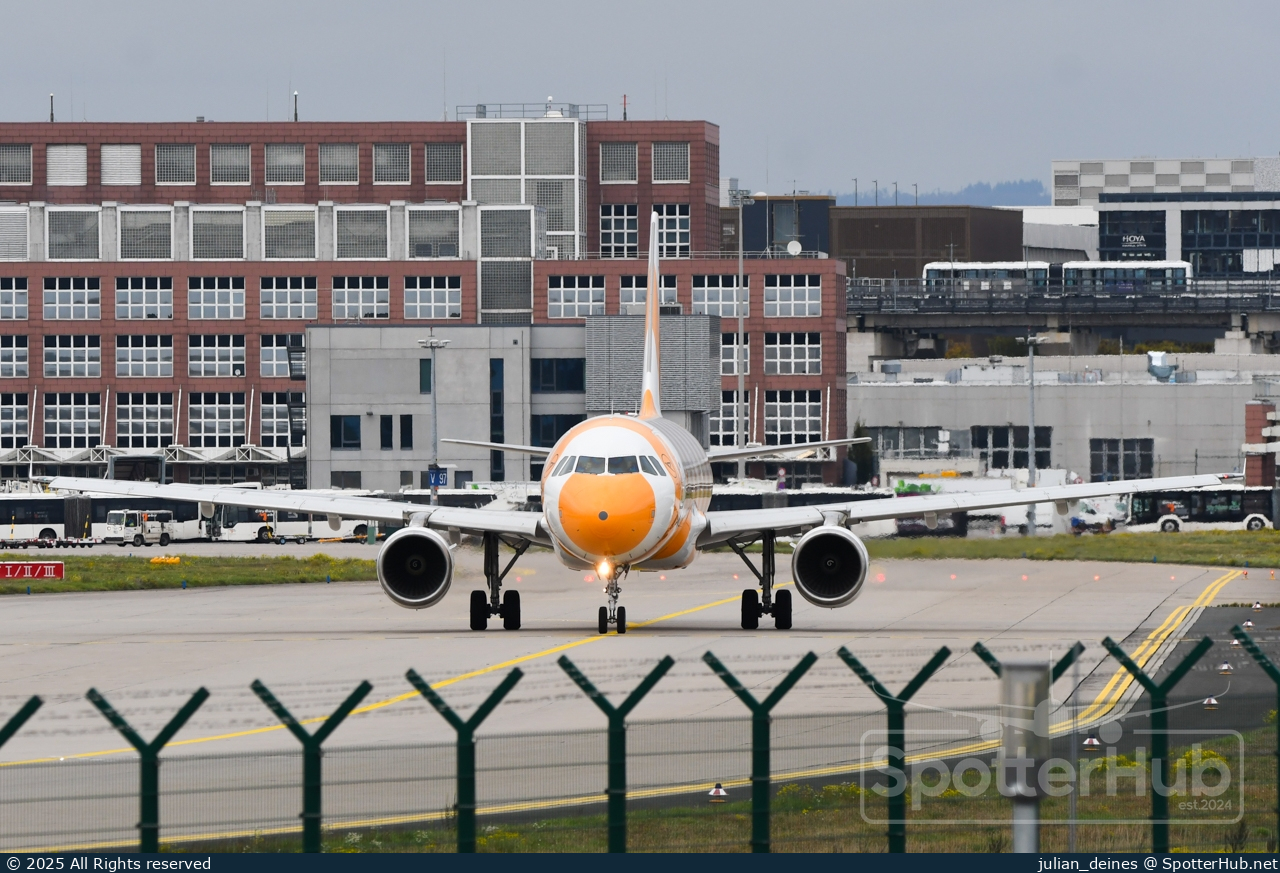 Photo of D-AICU - Airbus A320-214 operated by Condor