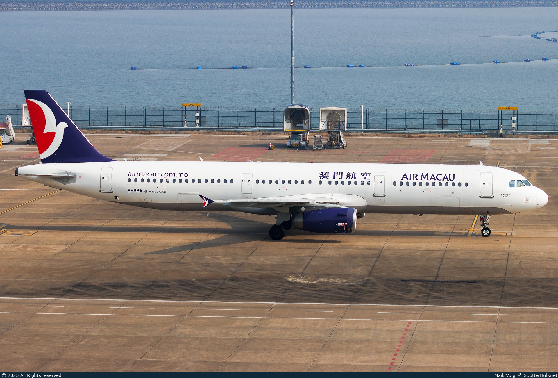 Photo of B-MBA - Airbus A321-231 operated by Air Macau