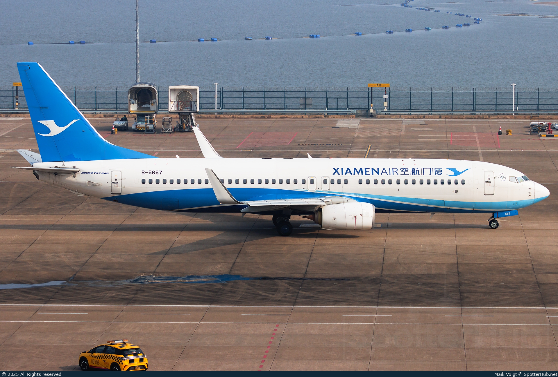 Photo of B-5657 - Boeing 737-85C operated by Xiamen Airlines