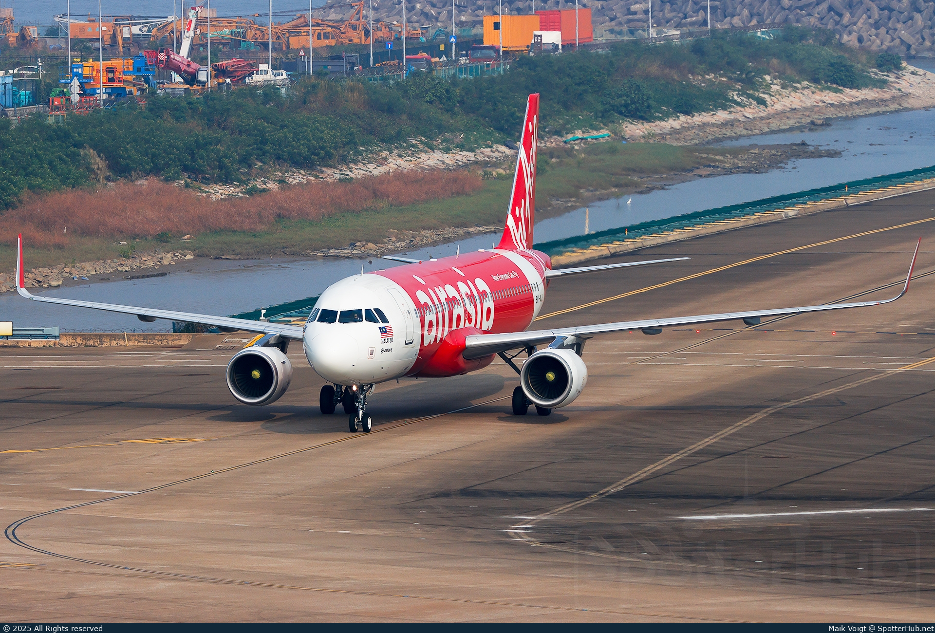 Photo of 9M-AJI - Airbus A320-216 operated by AirAsia
