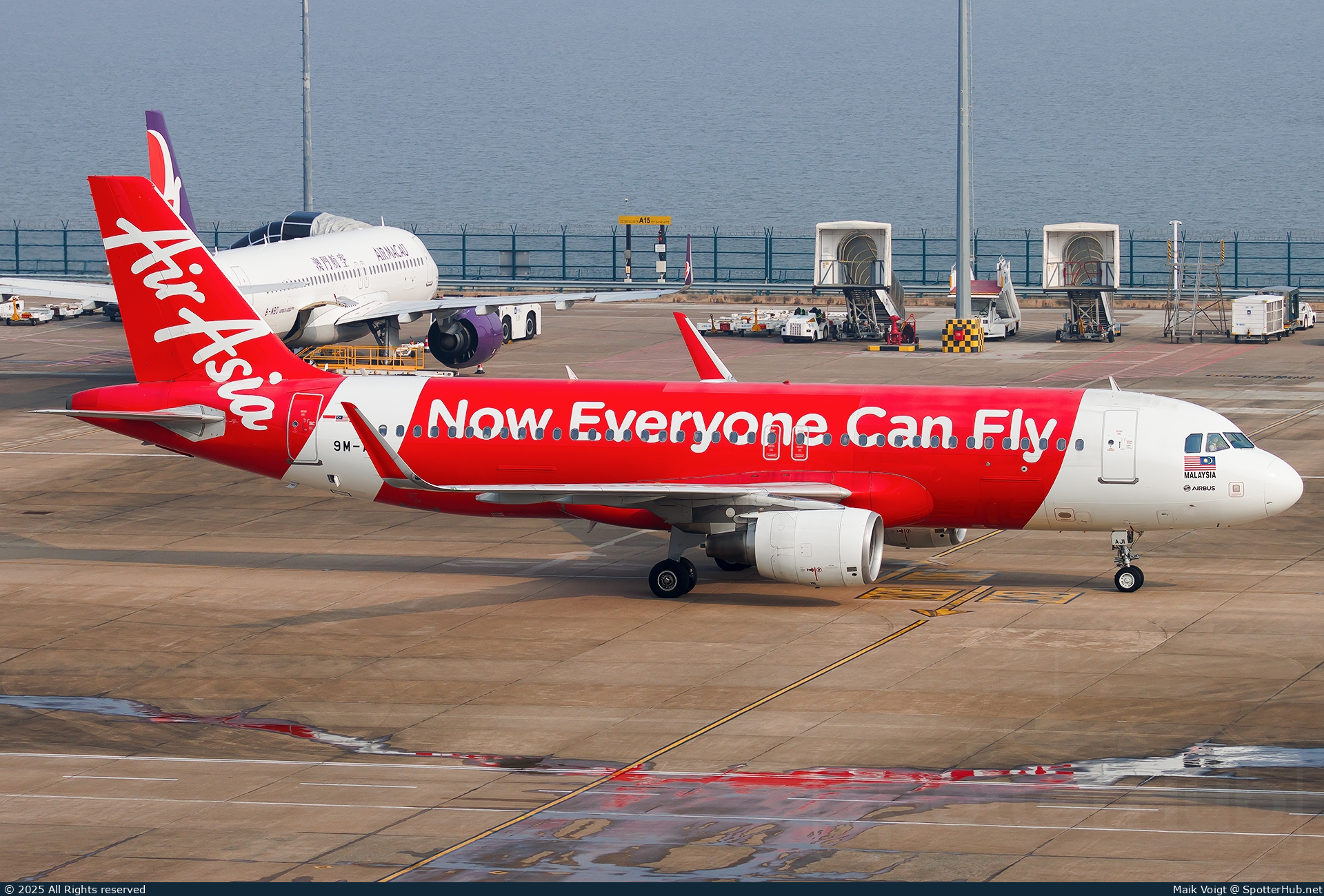 Photo of 9M-AJI - Airbus A320-216 operated by AirAsia