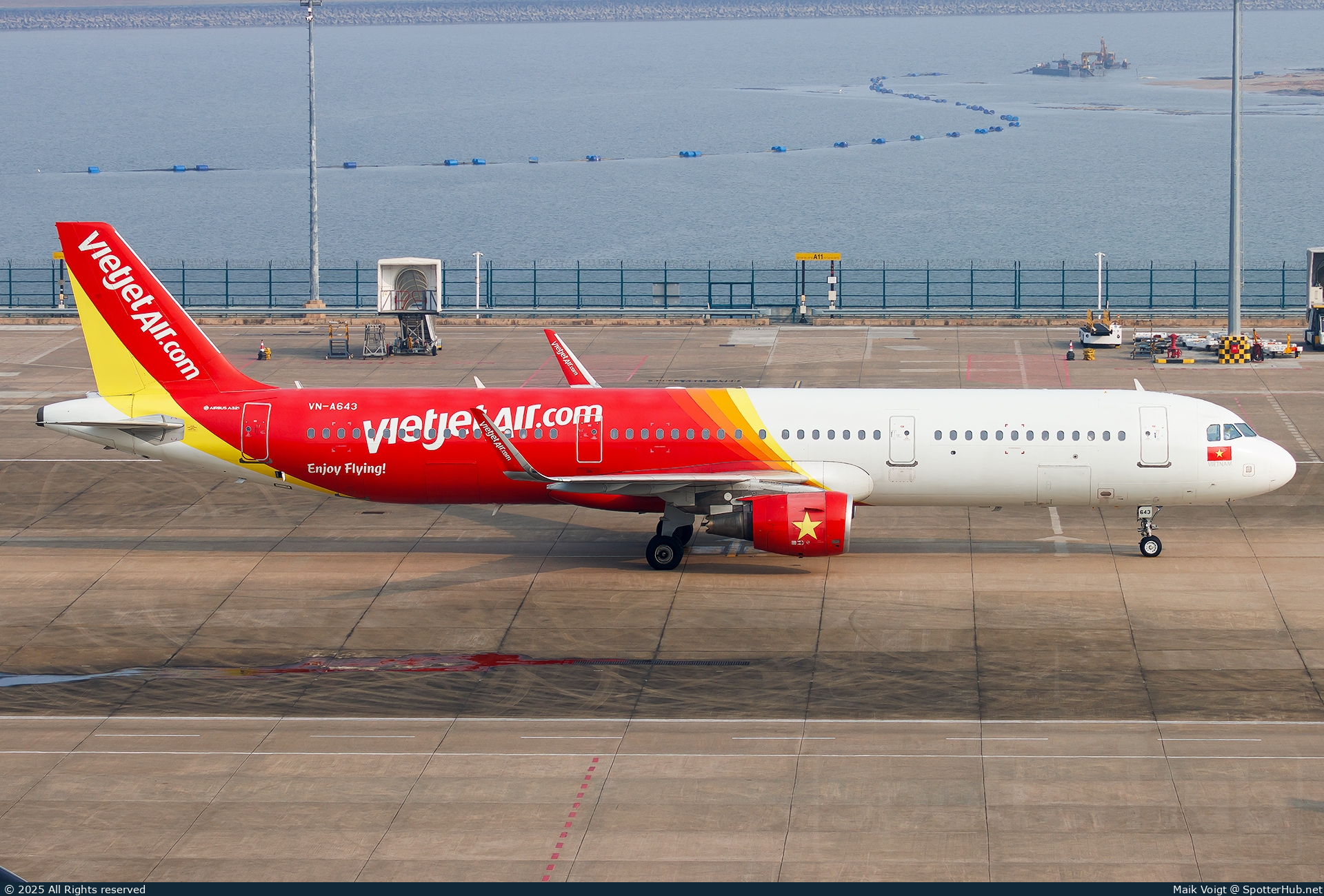Photo of VN-A643 - Airbus A321-231 operated by VietJet Air