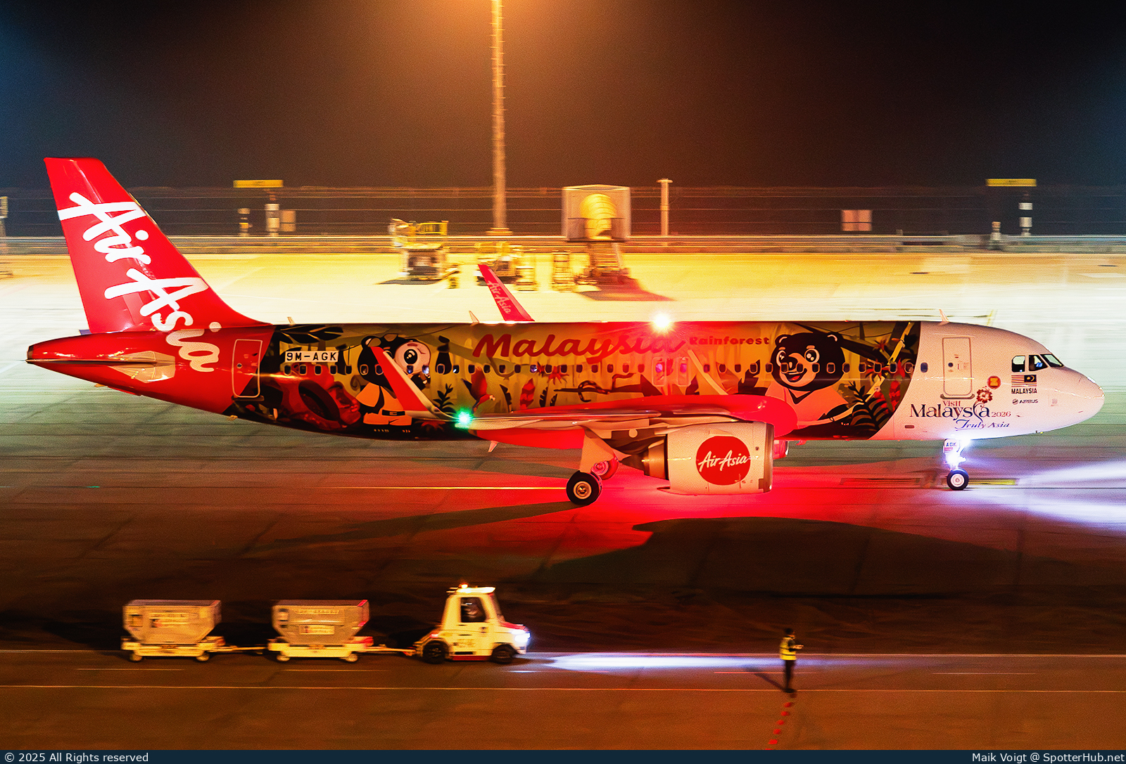 Photo of 9M-AGK - Airbus A320-251N operated by AirAsia