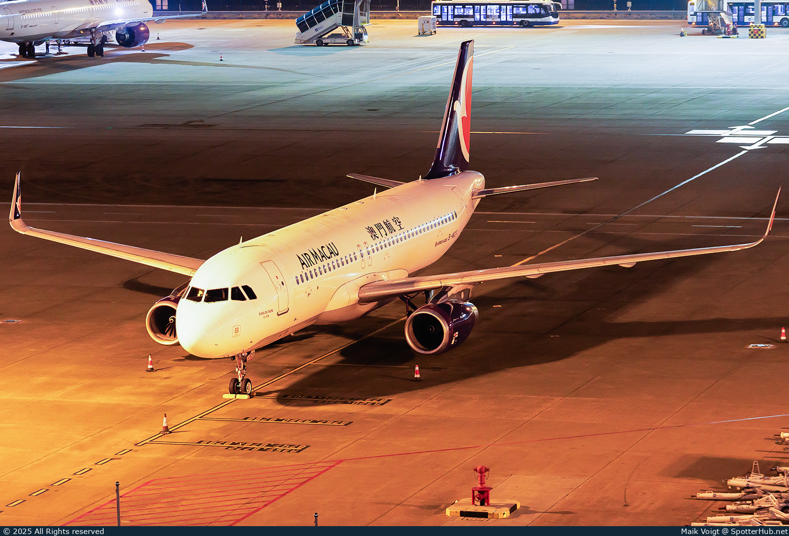 Photo of B-MCF - Airbus A320-232 operated by Air Macau
