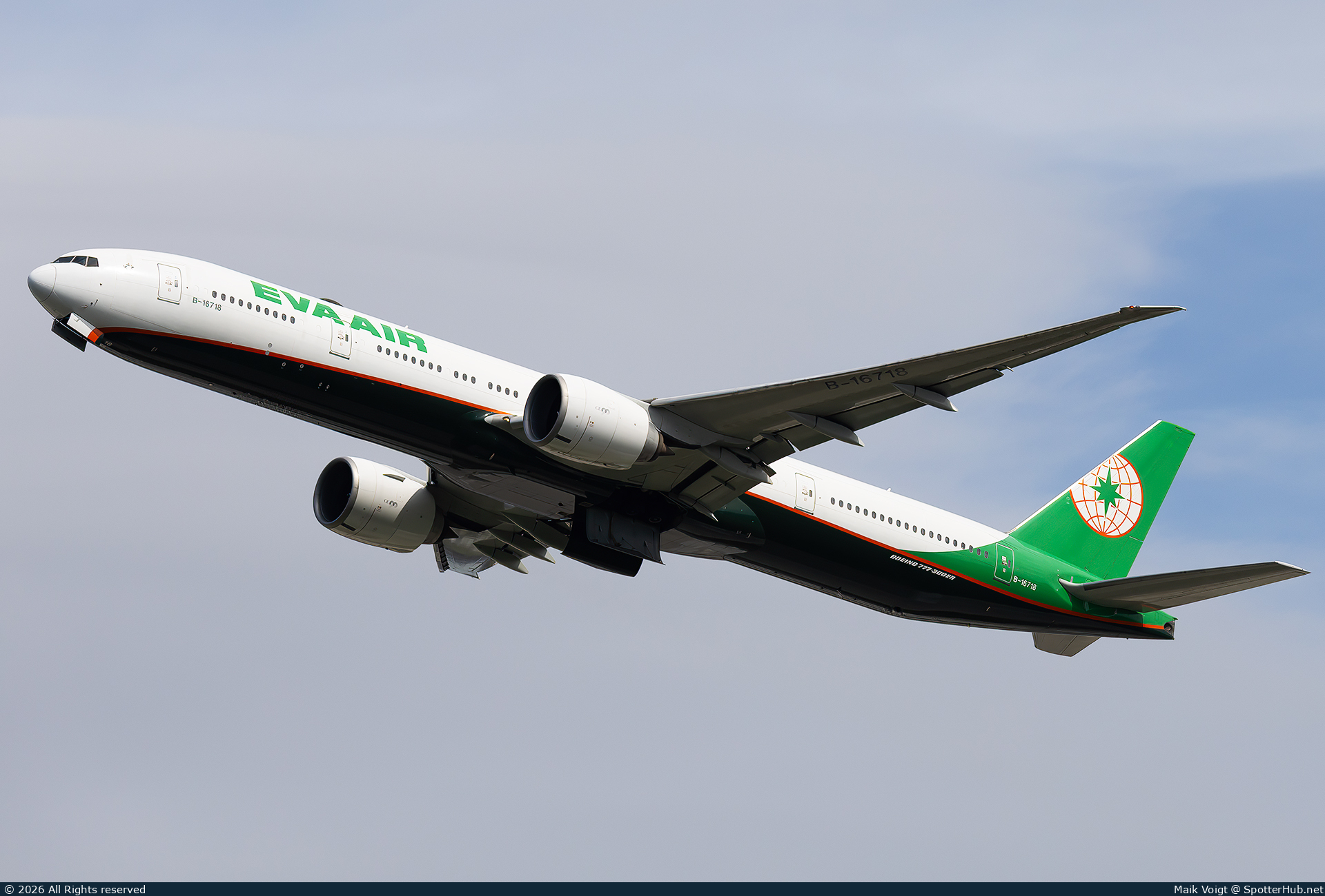 Photo of B-16718 - Boeing 777-35E(ER) operated by EVA Air