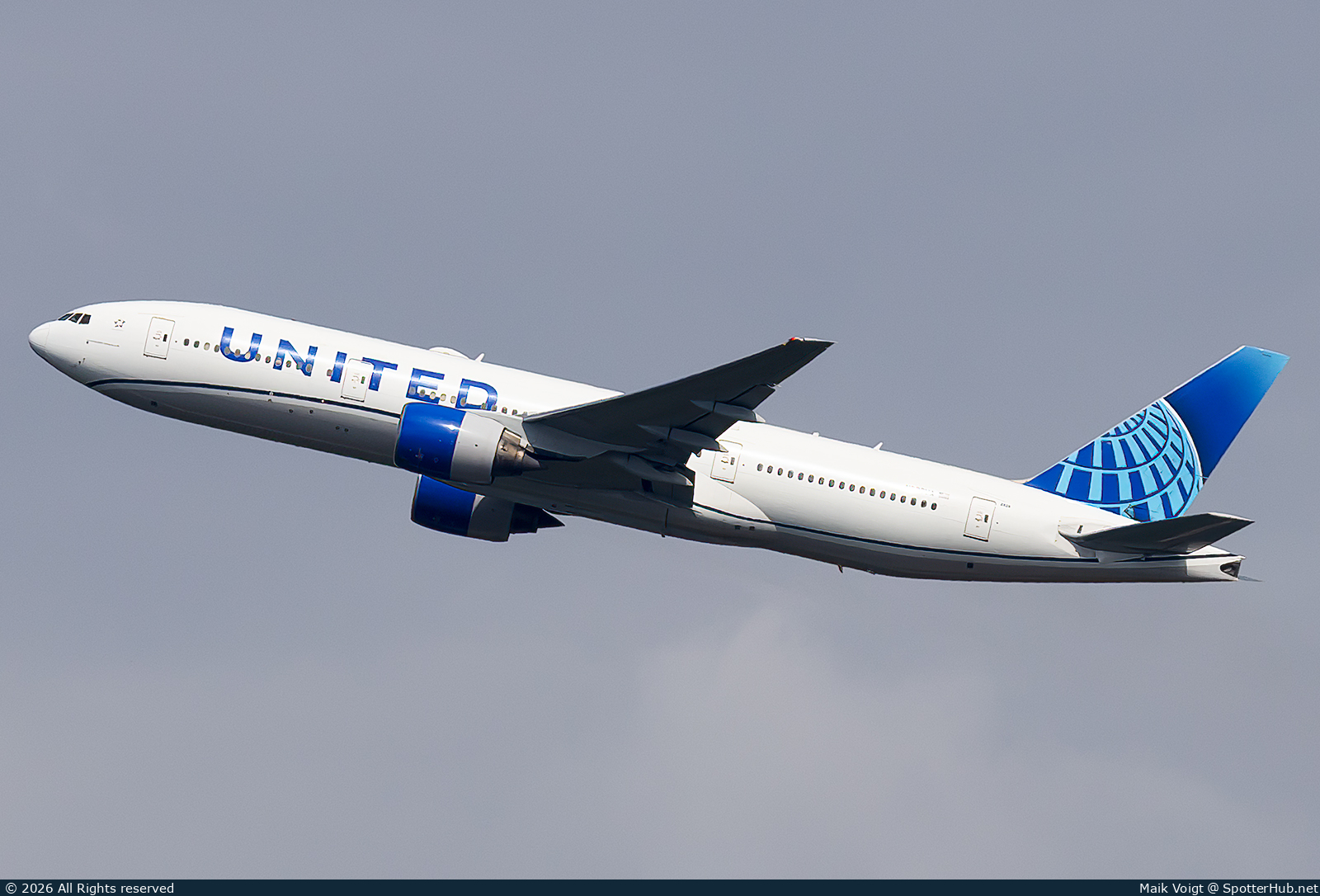 Photo of N226UA - Boeing 777-222(ER) operated by United Airlines