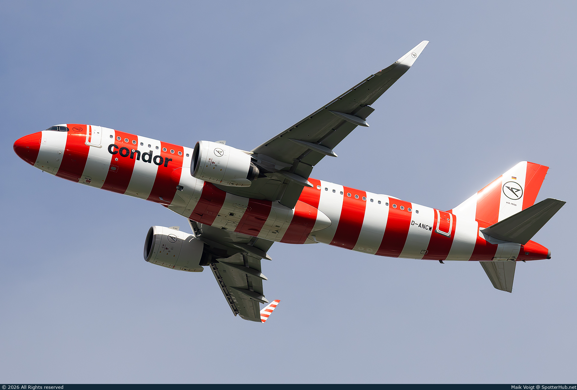 Photo of D-ANCW - Airbus A320-271N operated by Condor