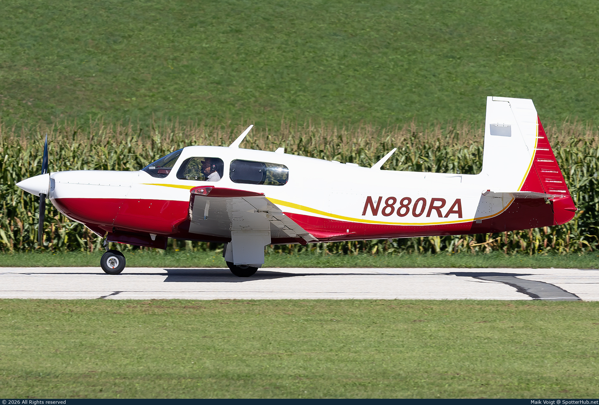 Photo of N880RA - Mooney M20K 252 operated by Private