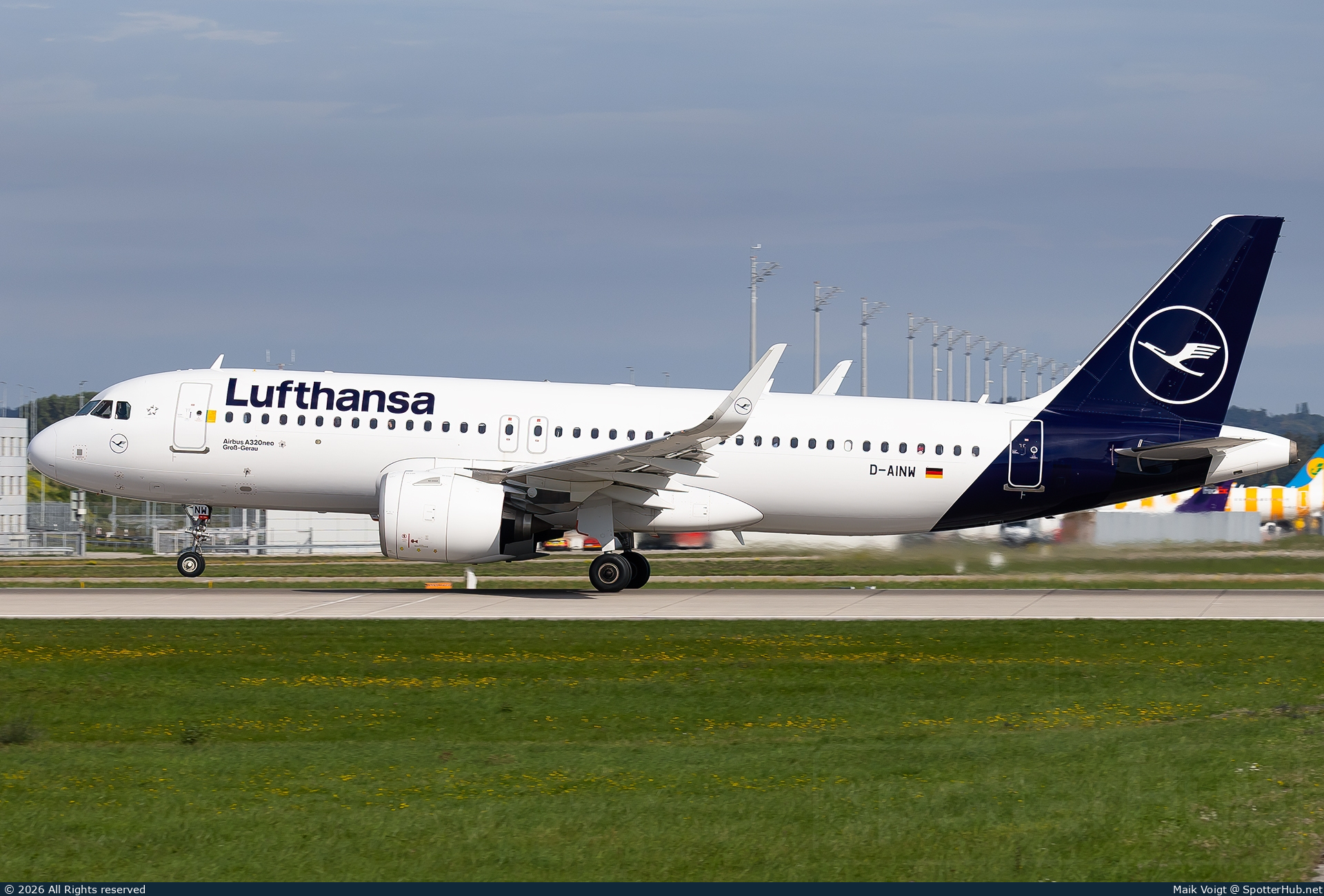 Photo of D-AINW - Airbus A320-271N operated by Lufthansa