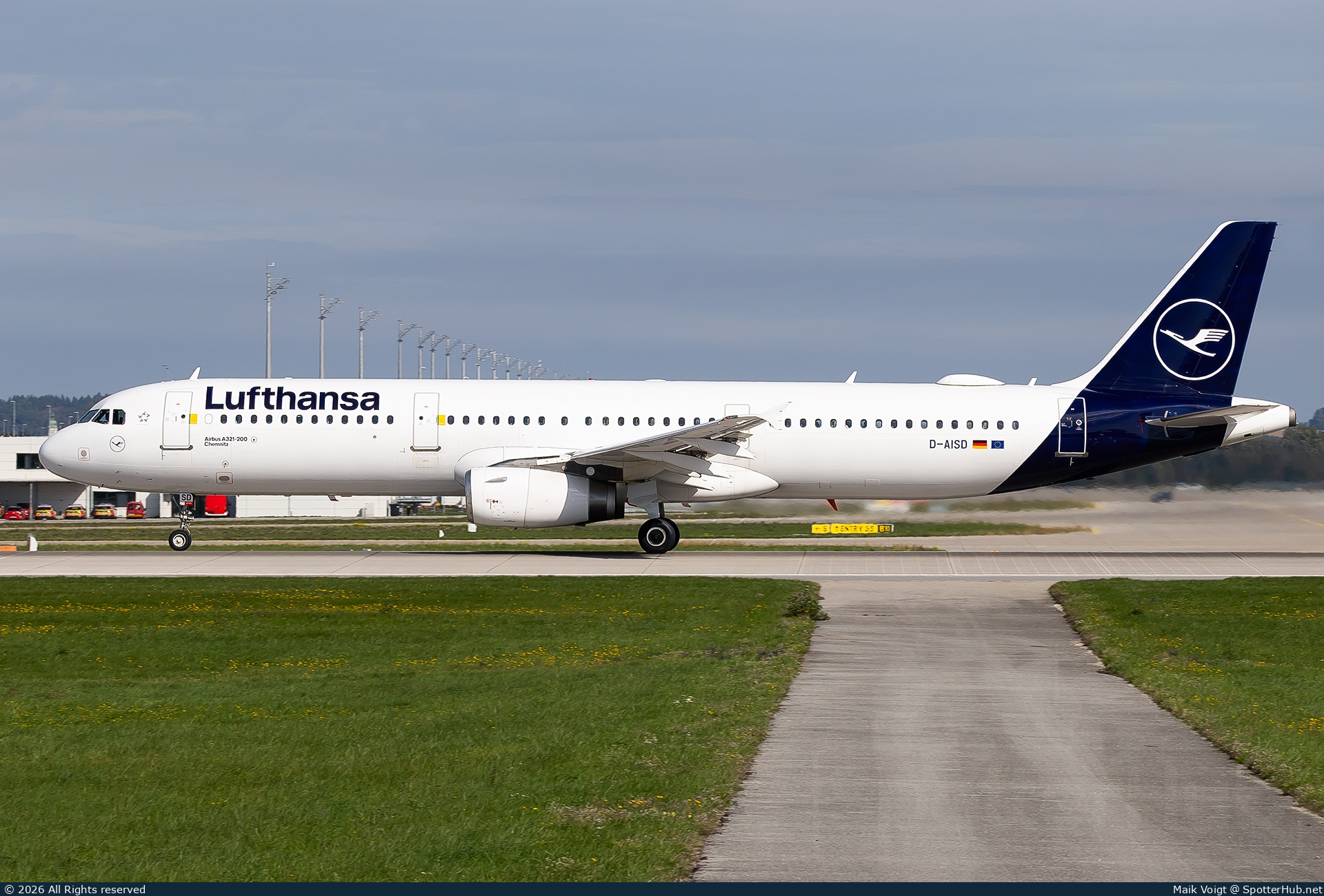 Photo of D-AISD - Airbus A321-231 operated by Lufthansa
