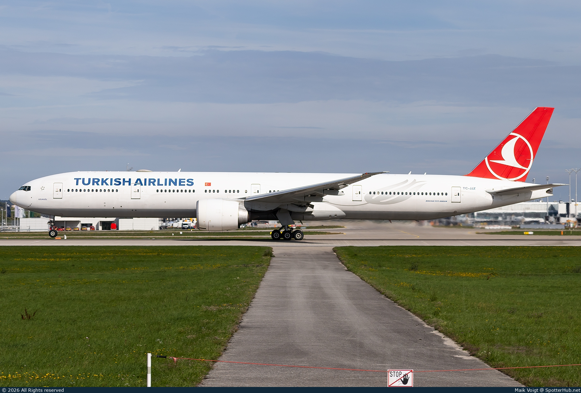 Photo of TC-JJZ - Boeing 777-3F2(ER) operated by Turkish Airlines