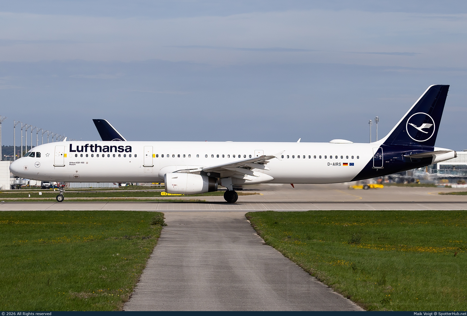 Photo of D-AIRS - Airbus A321-131 operated by Lufthansa