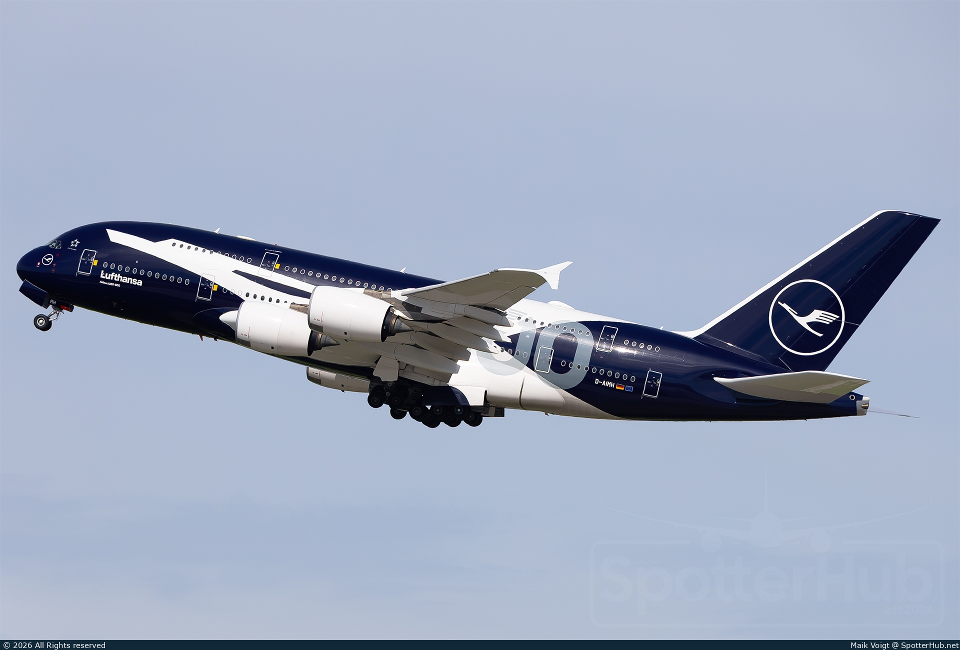 Photo of D-AIMH - Airbus A380-841 operated by Lufthansa