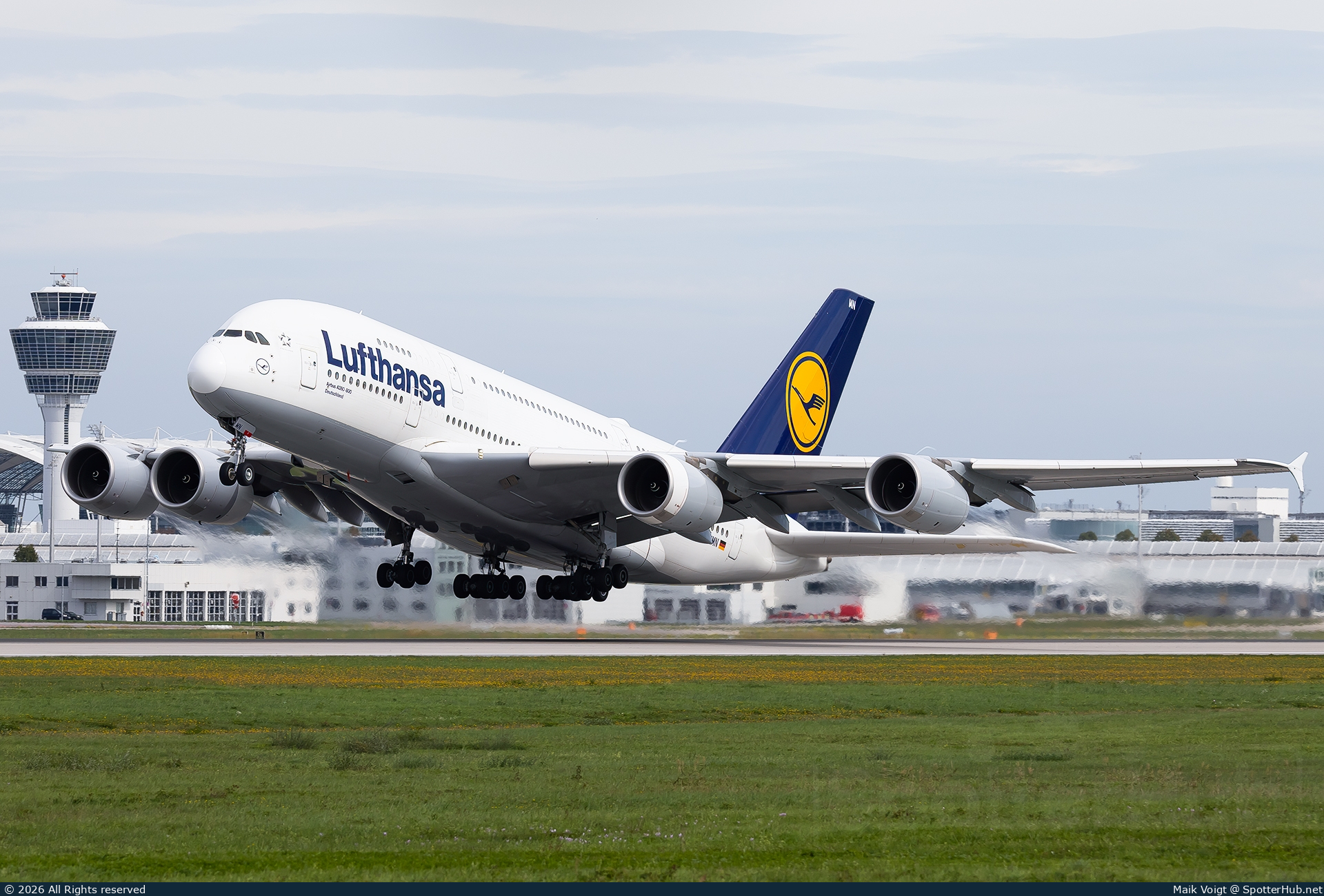 Photo of D-AIMN - Airbus A380-841 operated by Lufthansa