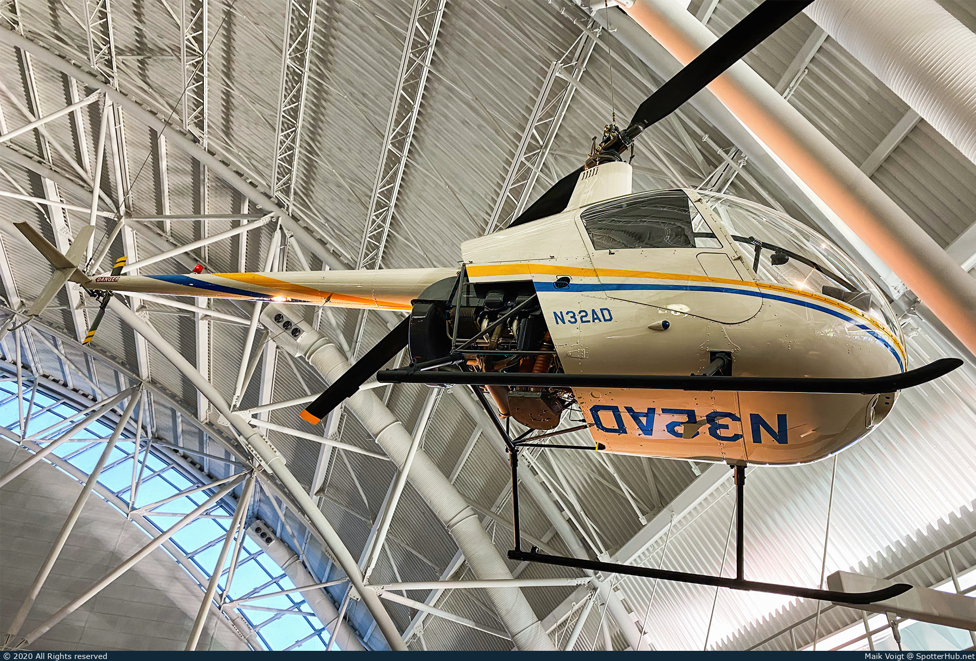 Photo of N32AD - Robinson R22 operated by National Air and Space Museum