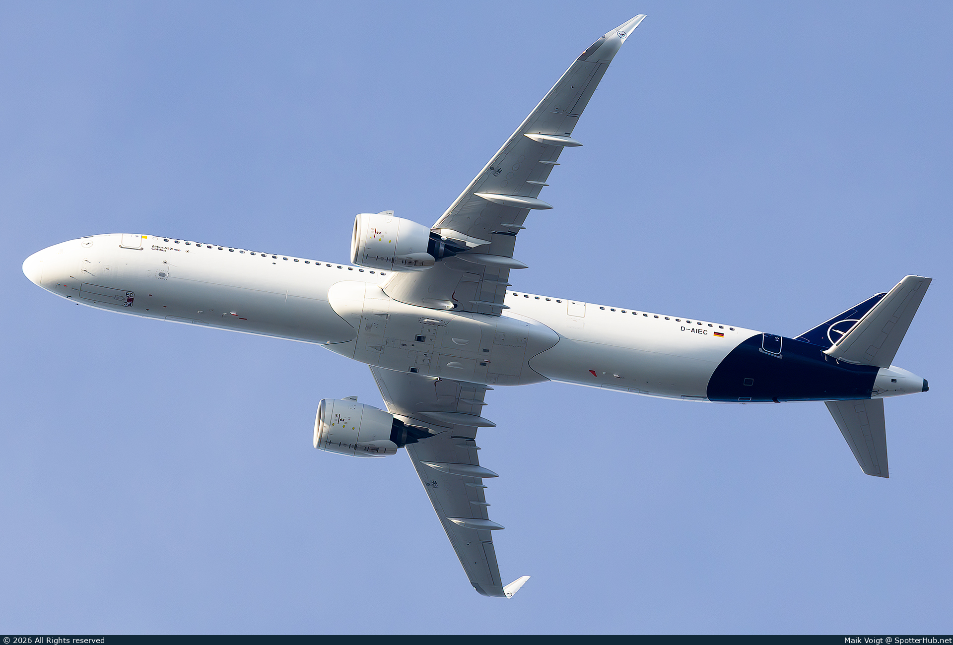 Photo of D-AIEC - Airbus A321-271NX operated by Lufthansa