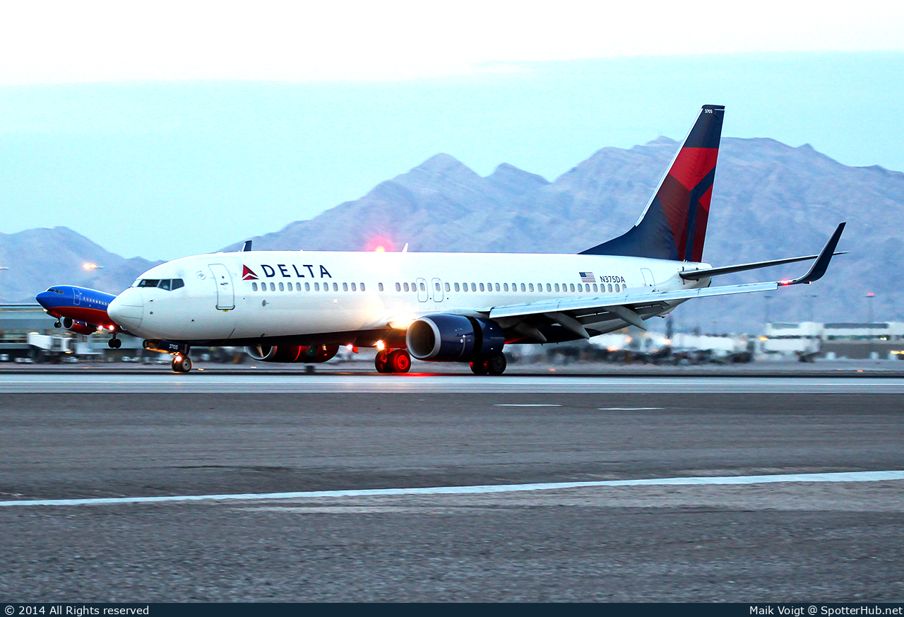 Photo of N375DA - Boeing 737-832 operated by Delta Air Lines