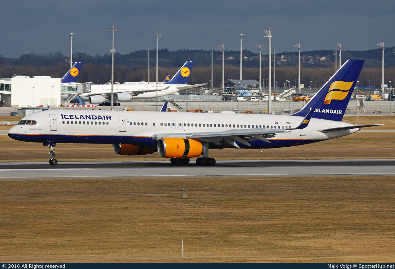 Photo of TF-ISD - Boeing 757-223 operated by Icelandair