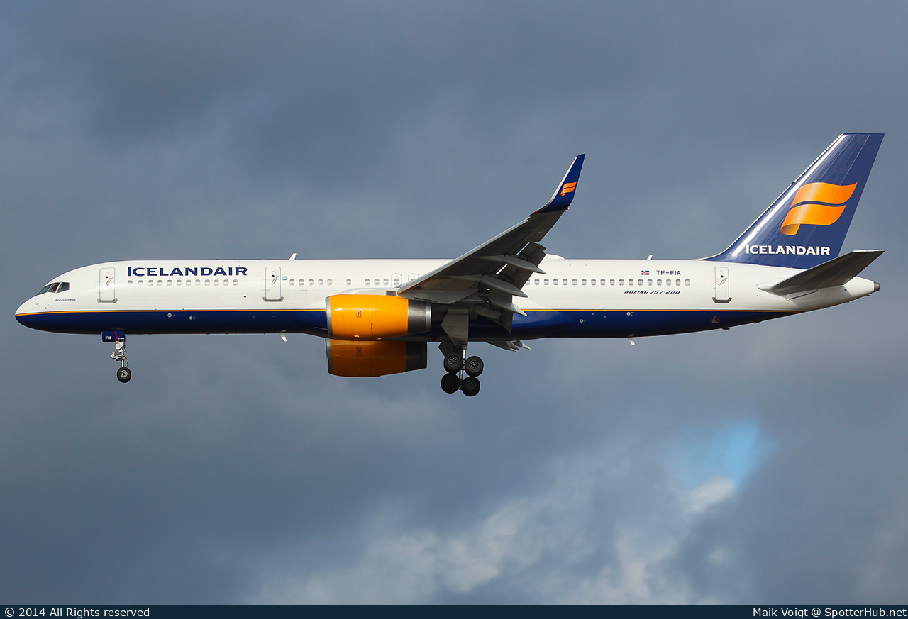 Photo of TF-FIA - Boeing 757-256 operated by Icelandair