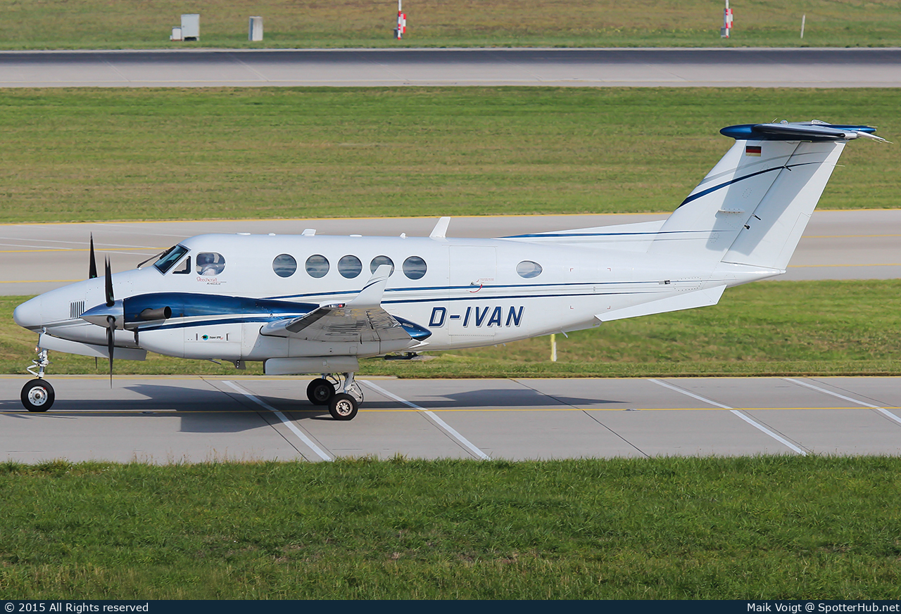 Photo of D-IVAN - Beechcraft B200 Super King Air operated by Private