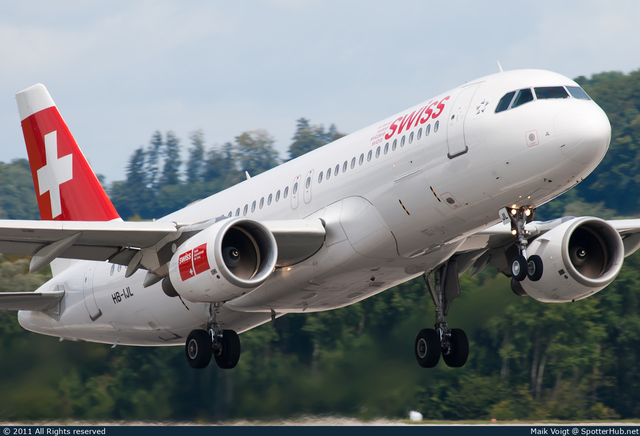 Photo of HB-IJL - Airbus A320-214 operated by Swiss International Air Lines