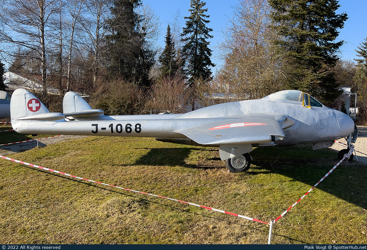 Photo of J-1068 - De Havilland DH-100 Vampire FB.6 operated by Swiss Air Force