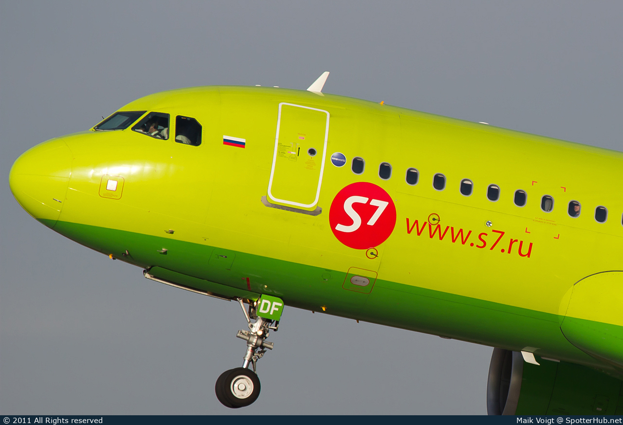 Photo of VQ-BDF - Airbus A320-214 operated by S7 Airlines