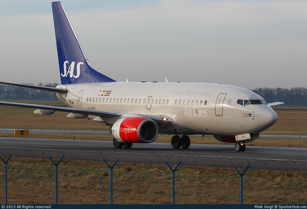 Photo of LN-RRY - Boeing 737-683 operated by SAS Scandinavian Airlines