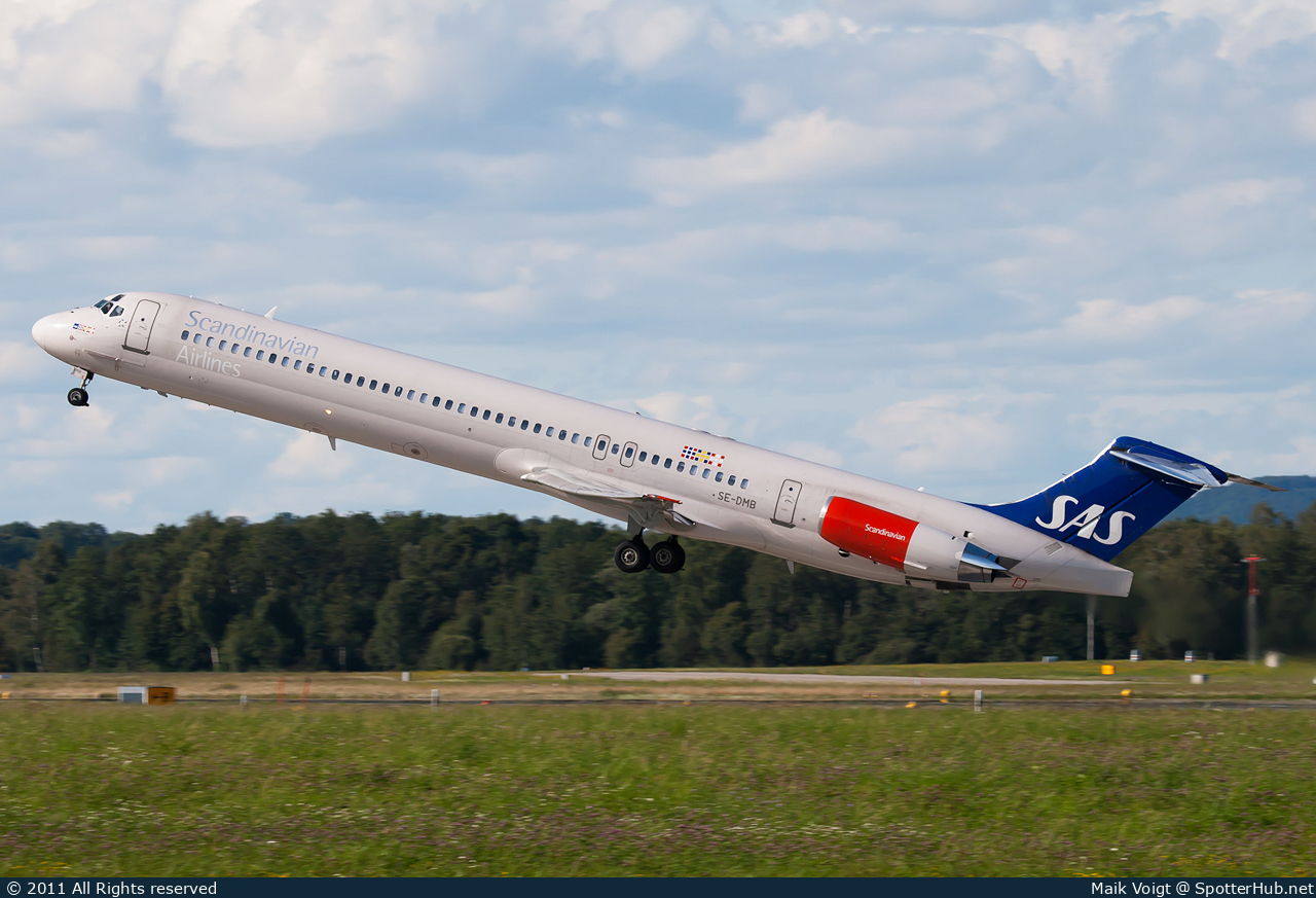 Photo of SE-DMB - McDonnell Douglas MD-82 operated by SAS Scandinavian Airlines