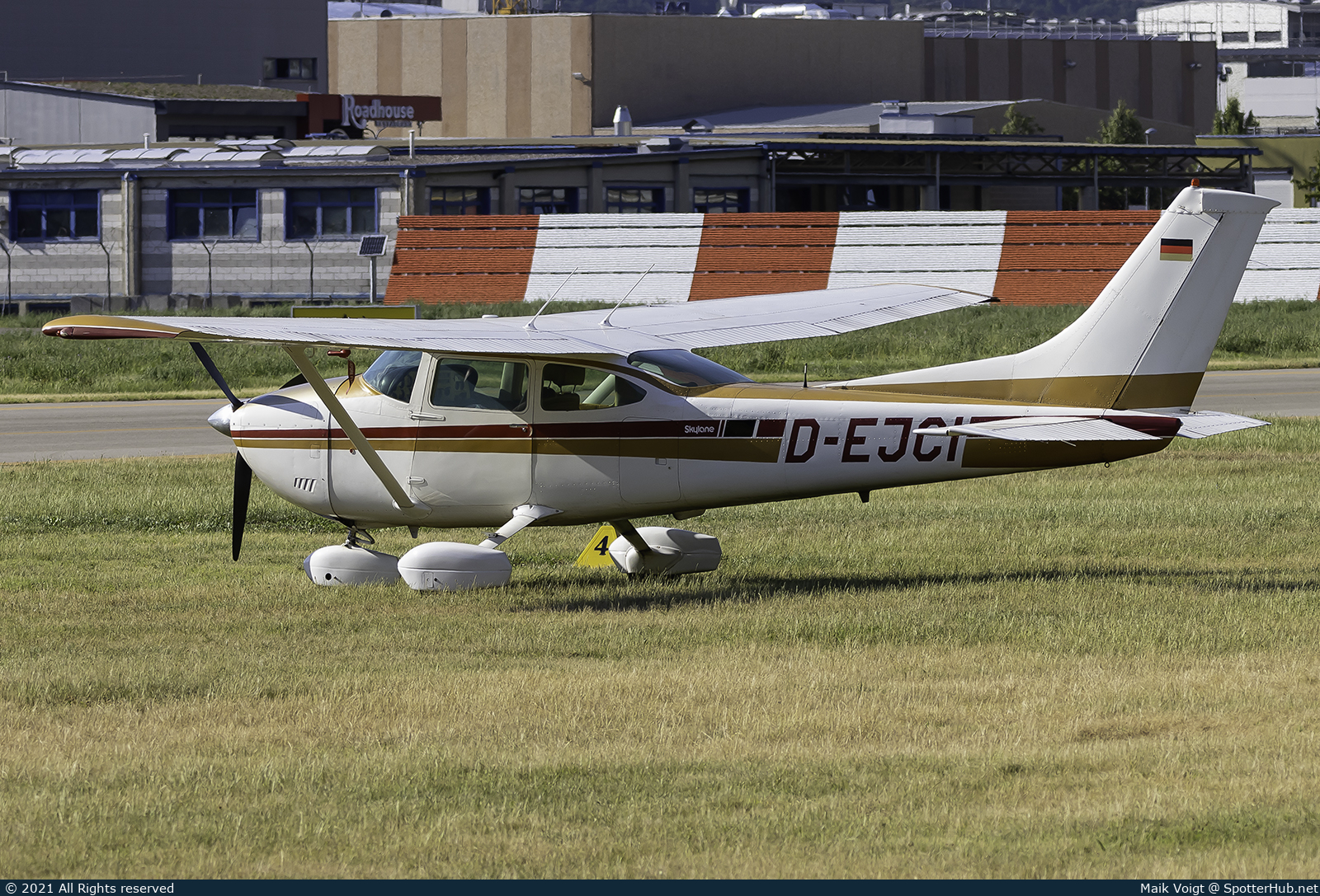 Photo of D-EJCI - Reims-Cessna F182P Skylane operated by Private