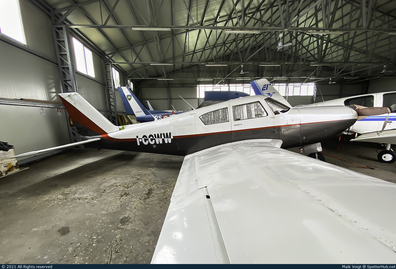 Photo of I-CCWW - Piper PA-24-260 Comanche operated by Private