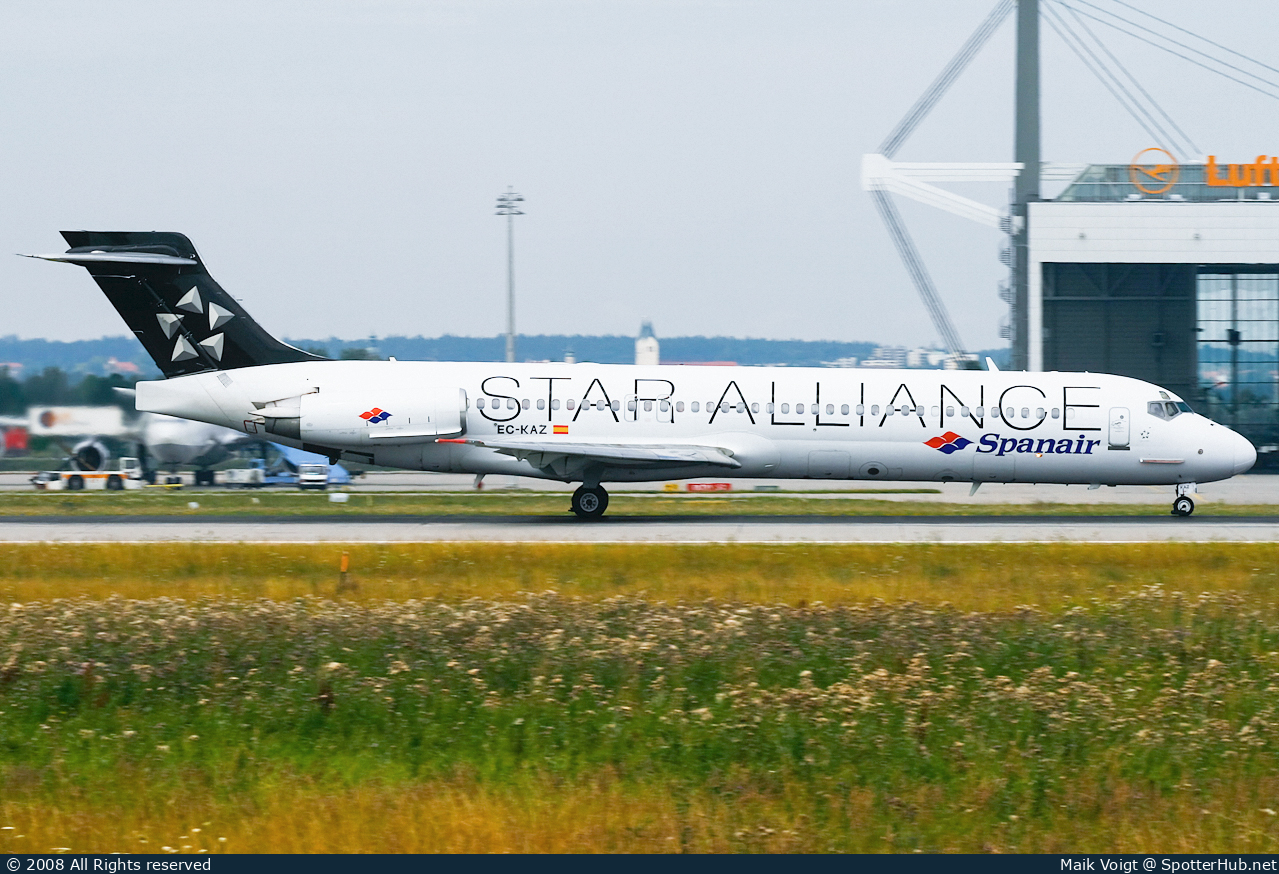 Photo of EC-KAZ - McDonnell Douglas MD-87 operated by Spanair