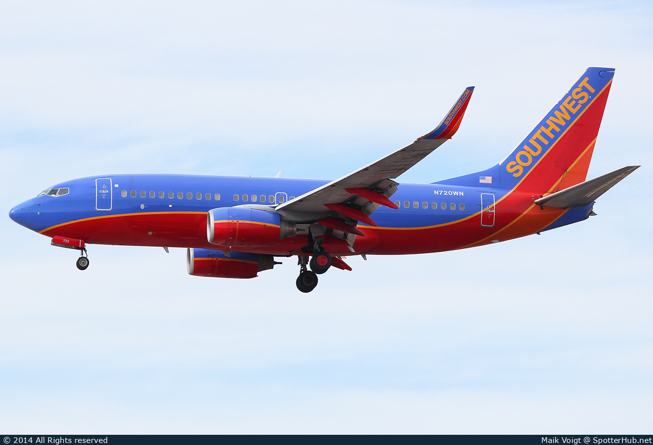 Photo of N720WN - Boeing 737-7H4 operated by Southwest Airlines