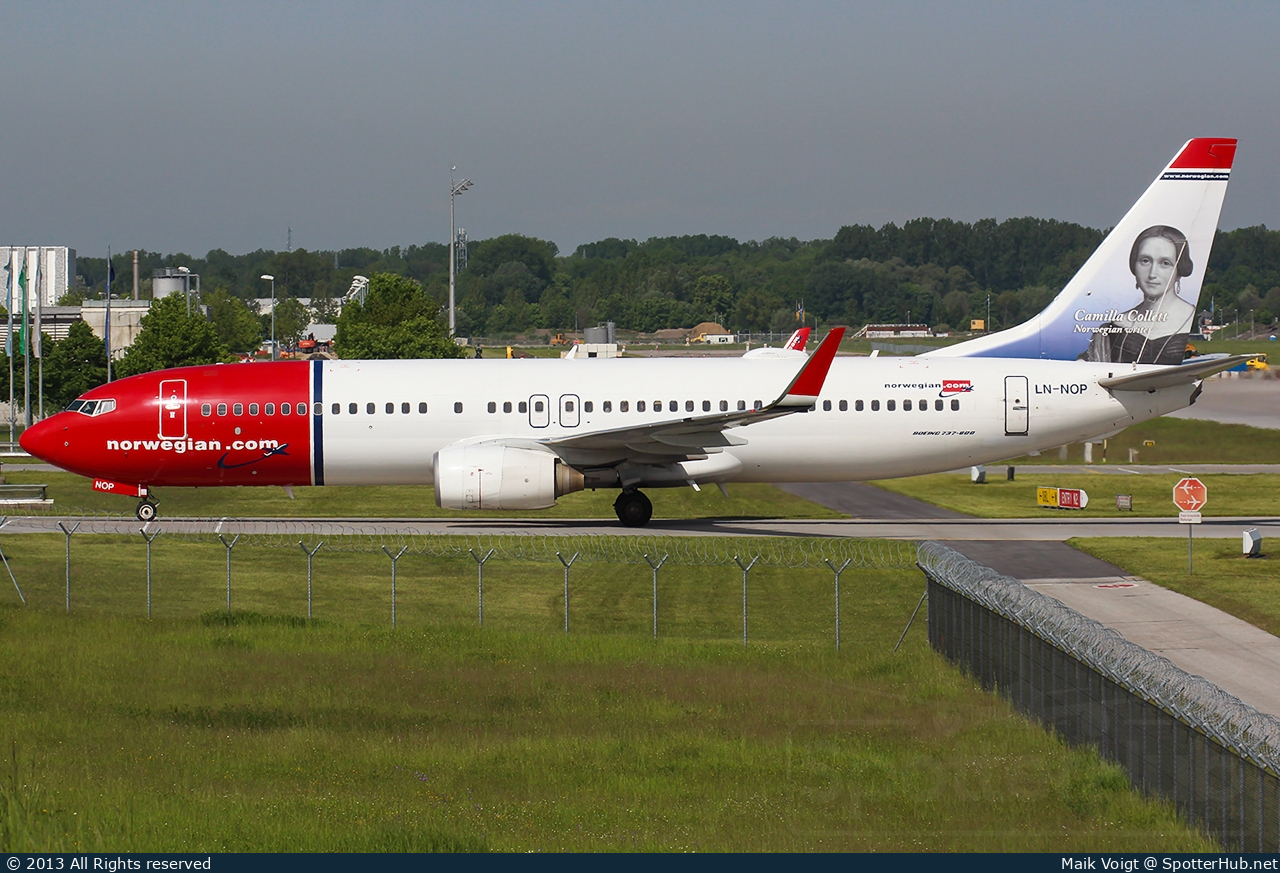 Photo of LN-NOP - Boeing 737-86N operated by Norwegian Air Shuttle