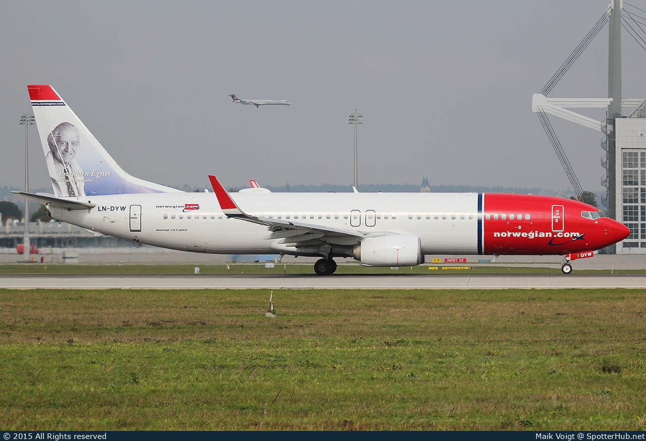 Photo of LN-DYW - Boeing 737-8JP operated by Norwegian Air Shuttle