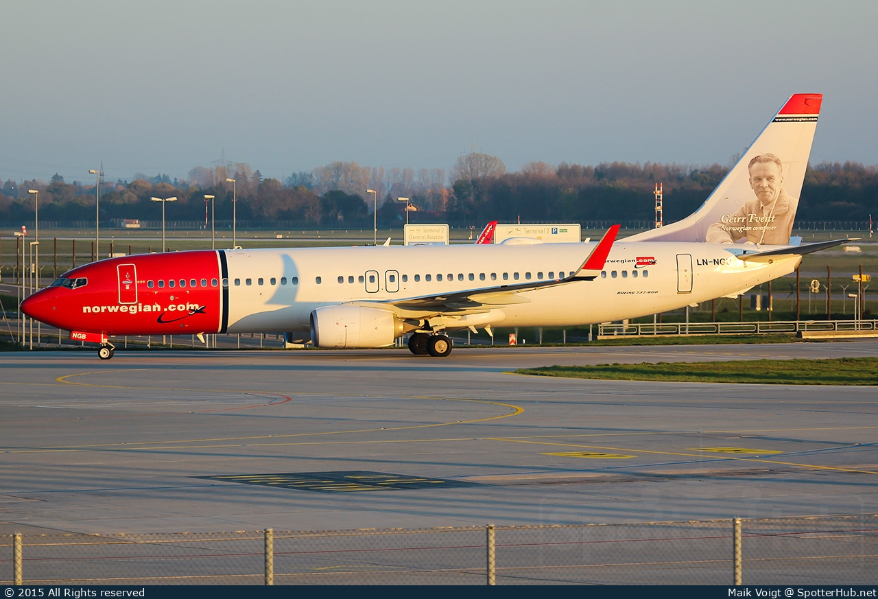 Photo of LN-NGB - Boeing 737-8JP operated by Norwegian Air Shuttle