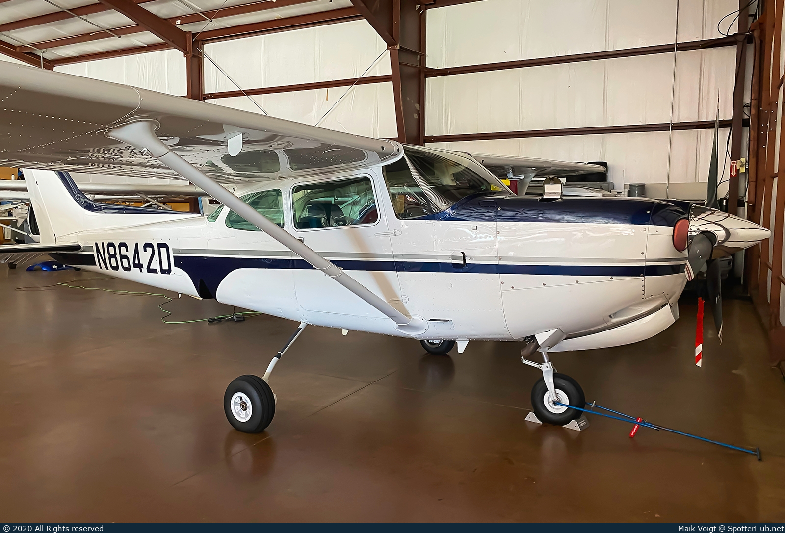 Photo of N8642D - Cessna 172RG Cutlass RG operated by Private