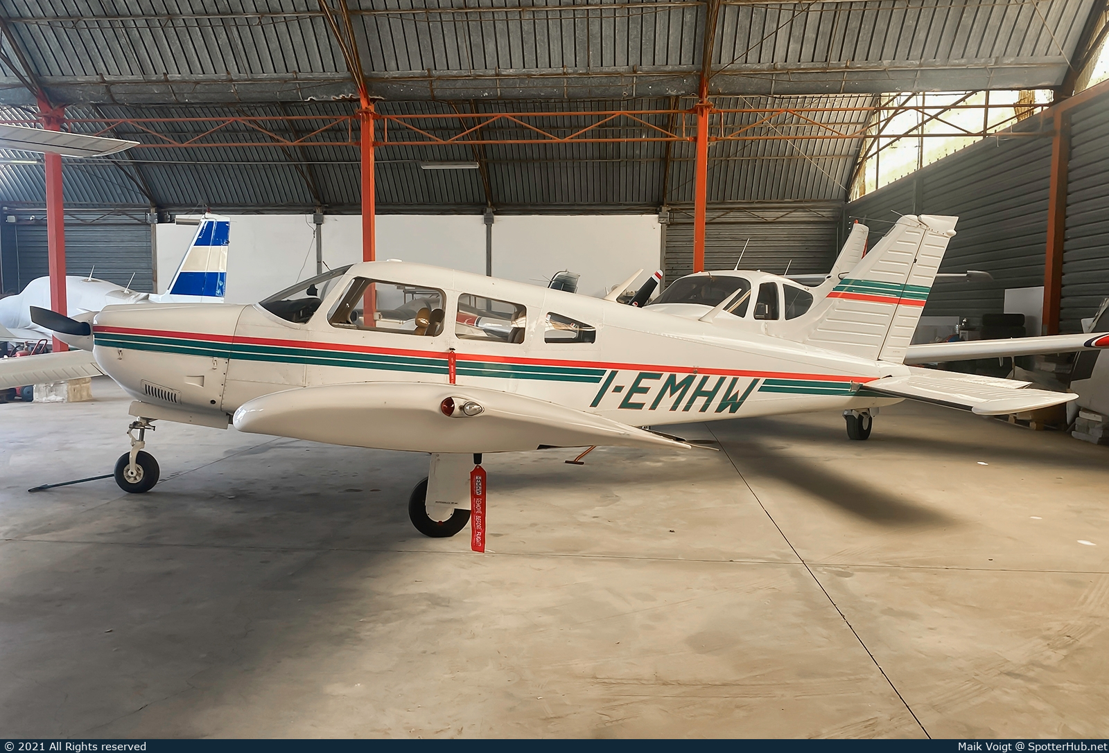 Photo of I-EMHW - Piper PA-28R-201 Cherokee Arrow III operated by Aero Club di Modena